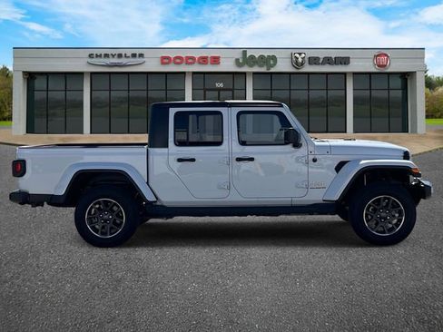 Used 2023 Jeep Gladiator Overland w/ Popular Equipment Package AWD/4WD image 2