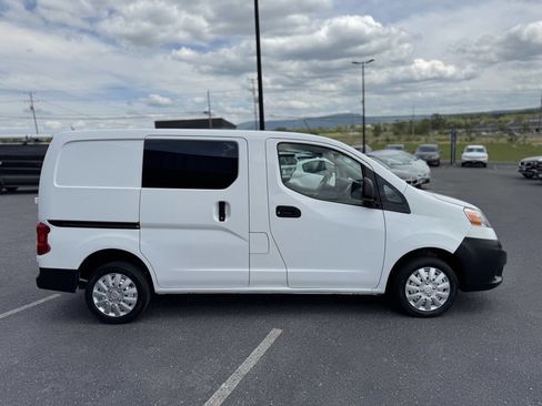 Used 2019 Nissan NV200 S image 36