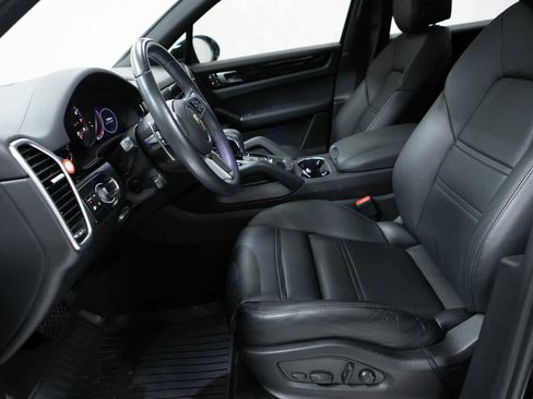 Certified 2023 Porsche Cayenne image 16