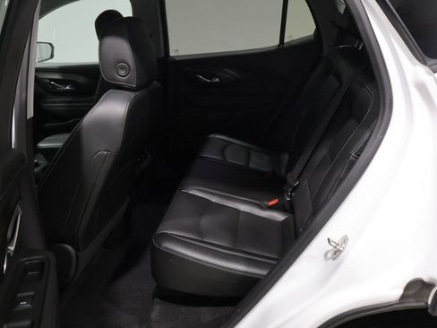 Used 2024 GMC Terrain SLT AWD/4WD image 18