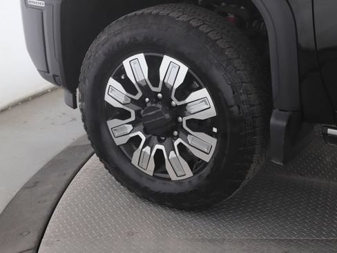 Used 2025 GMC Sierra 2500 Denali w/ Denali Reserve Package AWD/4WD image 13