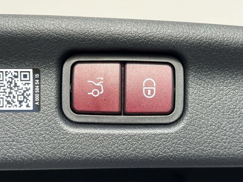 New 2026 Mercedes-Benz C 300 4MATIC Sedan image 25