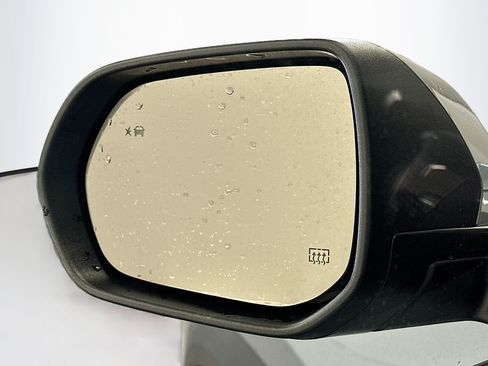 Used 2025 Chevrolet Equinox LT AWD/4WD image 16