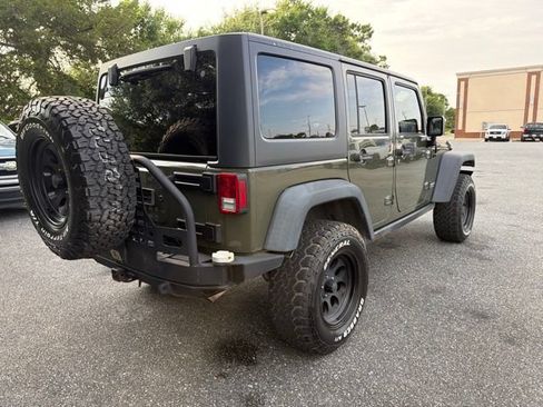 Used 2015 Jeep Wrangler Unlimited Rubicon w/ Connectivity Group AWD/4WD image 5
