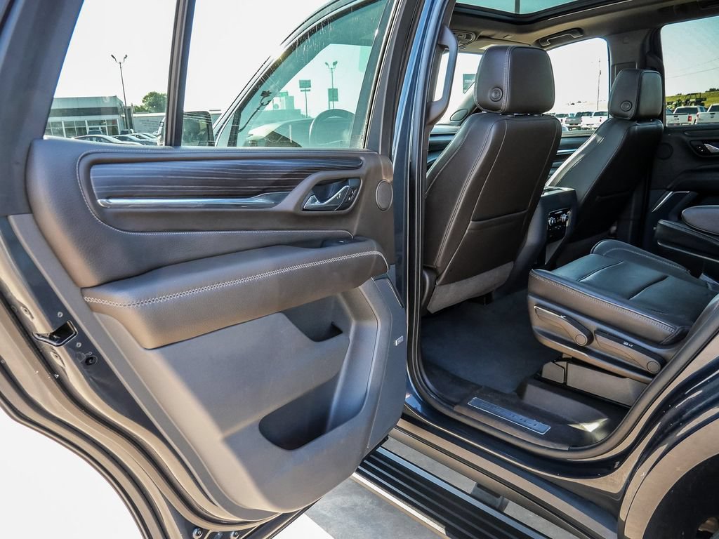 Used 2021 GMC Yukon Denali w/ Denali Premium Package RWD image 28