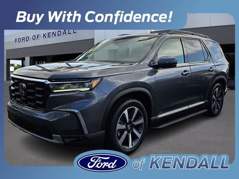 Used 2023 Honda Pilot Touring image 1