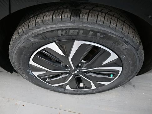 Used 2023 Kia EV6 Wind AWD/4WD image 9