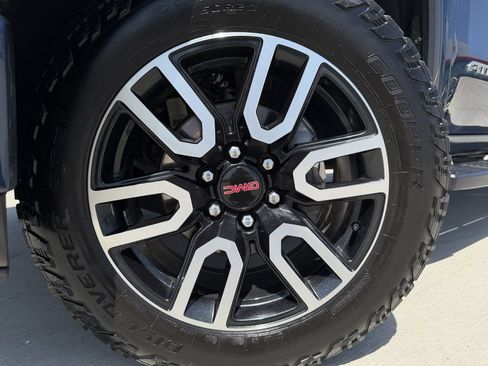 Used 2019 GMC Sierra 1500 AT4 w/ AT4 Premium Package AWD/4WD image 9