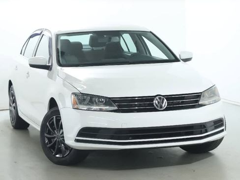 Used 2017 Volkswagen Jetta S FWD image 2