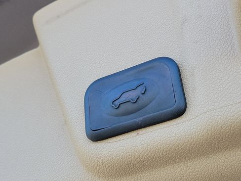 Used 2010 Buick Enclave CXL w/ Trailering Provision Package image 9