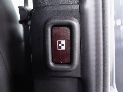 Used 2025 Mercedes-Benz Sprinter 2500 image 26