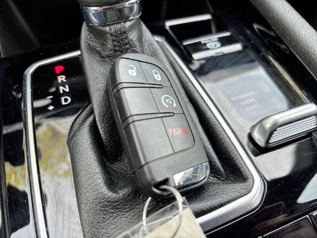 Used 2025 Jeep Compass Limited AWD/4WD image 33