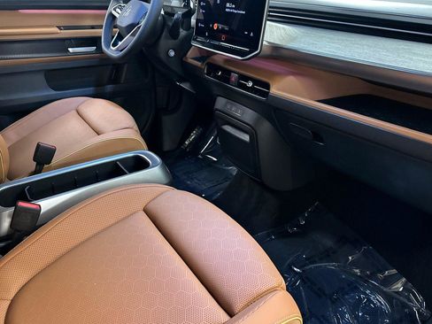 New 2025 Volkswagen ID. Buzz Pro S image 16