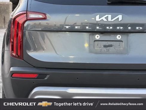 Used 2022 Kia Telluride EX w/ Towing Package FWD image 7