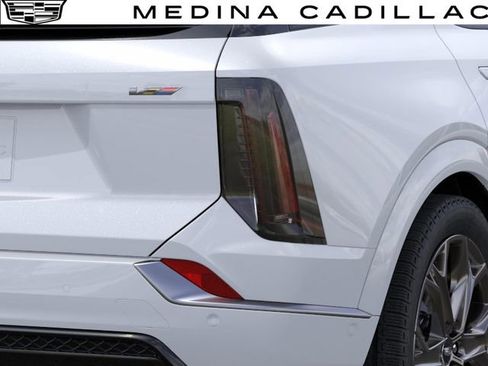 New 2026 Cadillac Optiq V AWD/4WD image 11