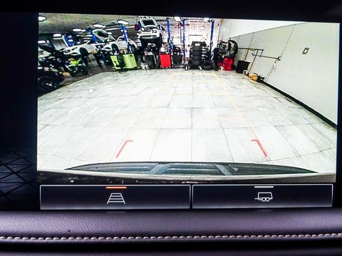 Used 2023 GMC Yukon SLT image 27