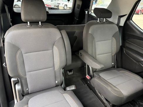 Used 2018 Chevrolet Traverse LT image 34