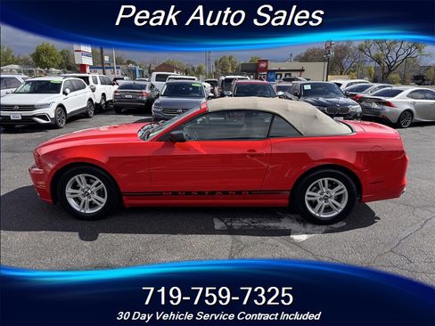 Used 2014 Ford Mustang Convertible RWD image 4