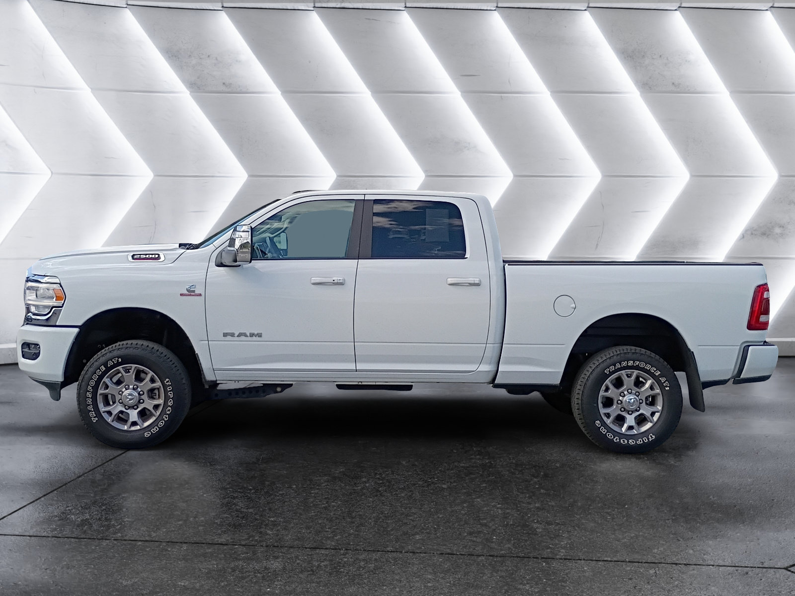 Used 2024 RAM 2500 Laramie w/ Safety Group AWD/4WD image 3