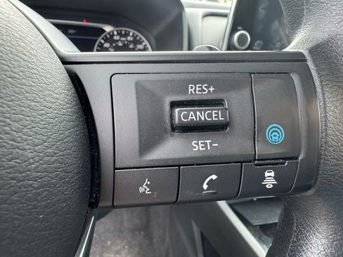 Used 2024 Nissan Rogue SV AWD/4WD image 33