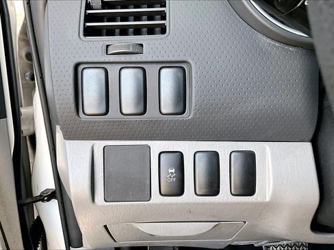 Used 2013 Toyota Tacoma 2WD Regular Cab image 30