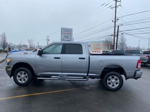 Used 2024 RAM 2500 Big Horn w/ Bed Utility Group image 4