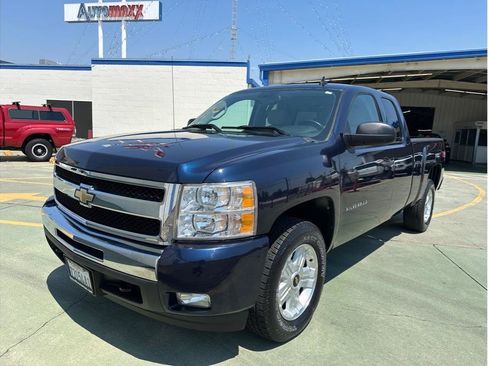 Used 2011 Chevrolet Silverado 1500 LT w/ All-Star Edition AWD/4WD image 2