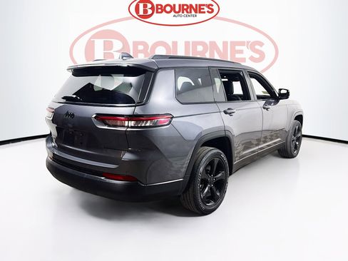 Used 2022 Jeep Grand Cherokee L Laredo image 11