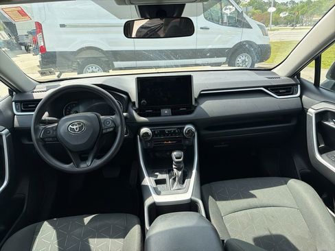 Used 2024 Toyota RAV4 XLE image 9