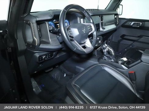 Used 2025 Ford Bronco Badlands AWD/4WD image 16