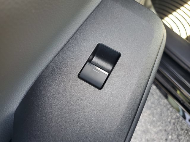 Used 2024 Toyota Prius LE FWD image 14
