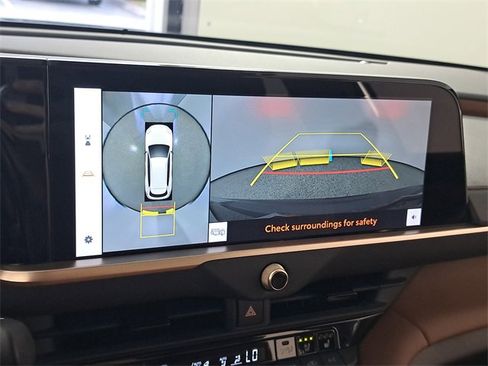 Used 2025 Toyota Crown Signia image 30