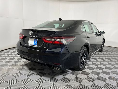Used 2024 Toyota Camry SE image 7