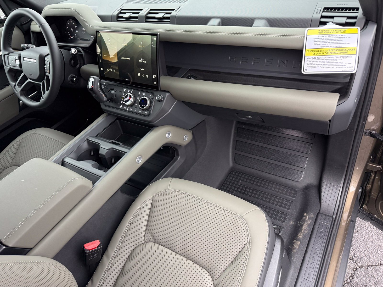 New 2026 Land Rover Defender 110 X-Dynamic SE AWD/4WD image 18