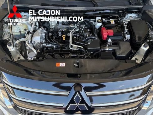 Used 2025 Mitsubishi Outlander SE FWD image 19