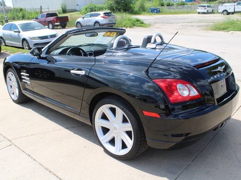 Used 2006 Chrysler Crossfire Limited RWD image 4
