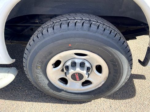 Used 2020 GMC Savana 2500 w/ Driver Convenience Package image 30