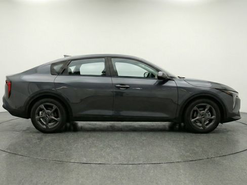 Used 2025 Kia K4 FWD image 11
