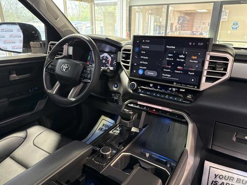 Used 2024 Toyota Tundra Limited AWD/4WD image 38