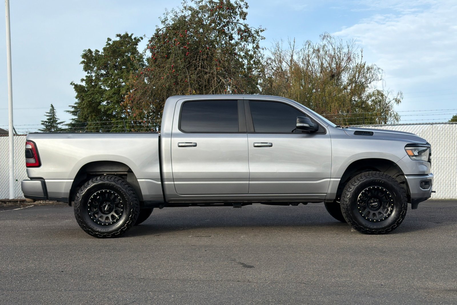 Used 2021 RAM 1500 Big Horn AWD/4WD image 3