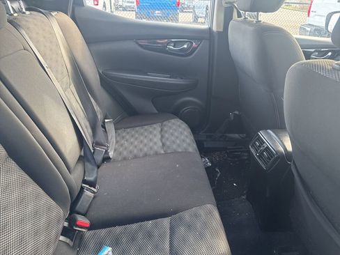 Used 2017 Nissan Rogue Sport SV image 10