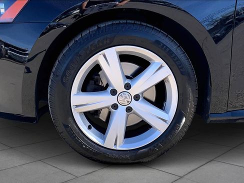 Used 2015 Volkswagen Passat 1.8T SE image 10