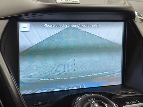 Used 2017 Ford Escape Titanium AWD/4WD image 9