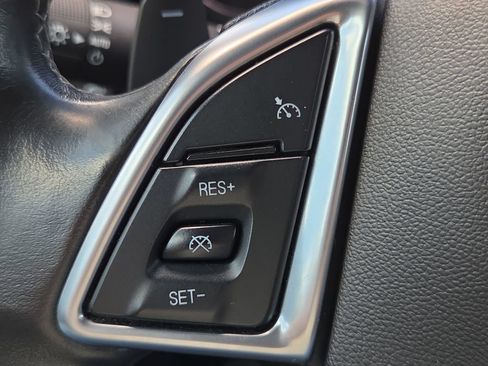 Used 2018 Chevrolet Camaro LT RWD image 28