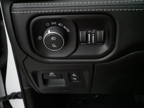 Used 2024 RAM 1500 Limited AWD/4WD image 26