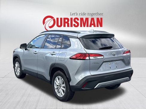 Used 2024 Toyota Corolla Cross LE image 4