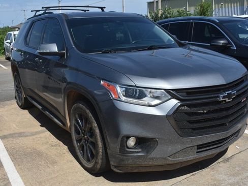 Used 2021 Chevrolet Traverse RS w/ LPO, 'HIT The Road' Package AWD/4WD image 5