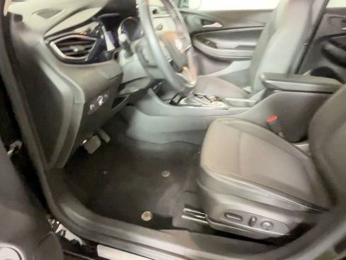 Used 2022 Buick Encore GX Select w/ Sport Touring Package FWD image 25
