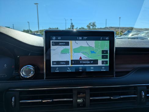 Used 2022 Lincoln Corsair Reserve image 23