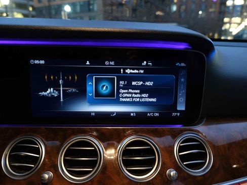 Used 2019 Mercedes-Benz E 300 4MATIC w/ Premium 1 Package image 28